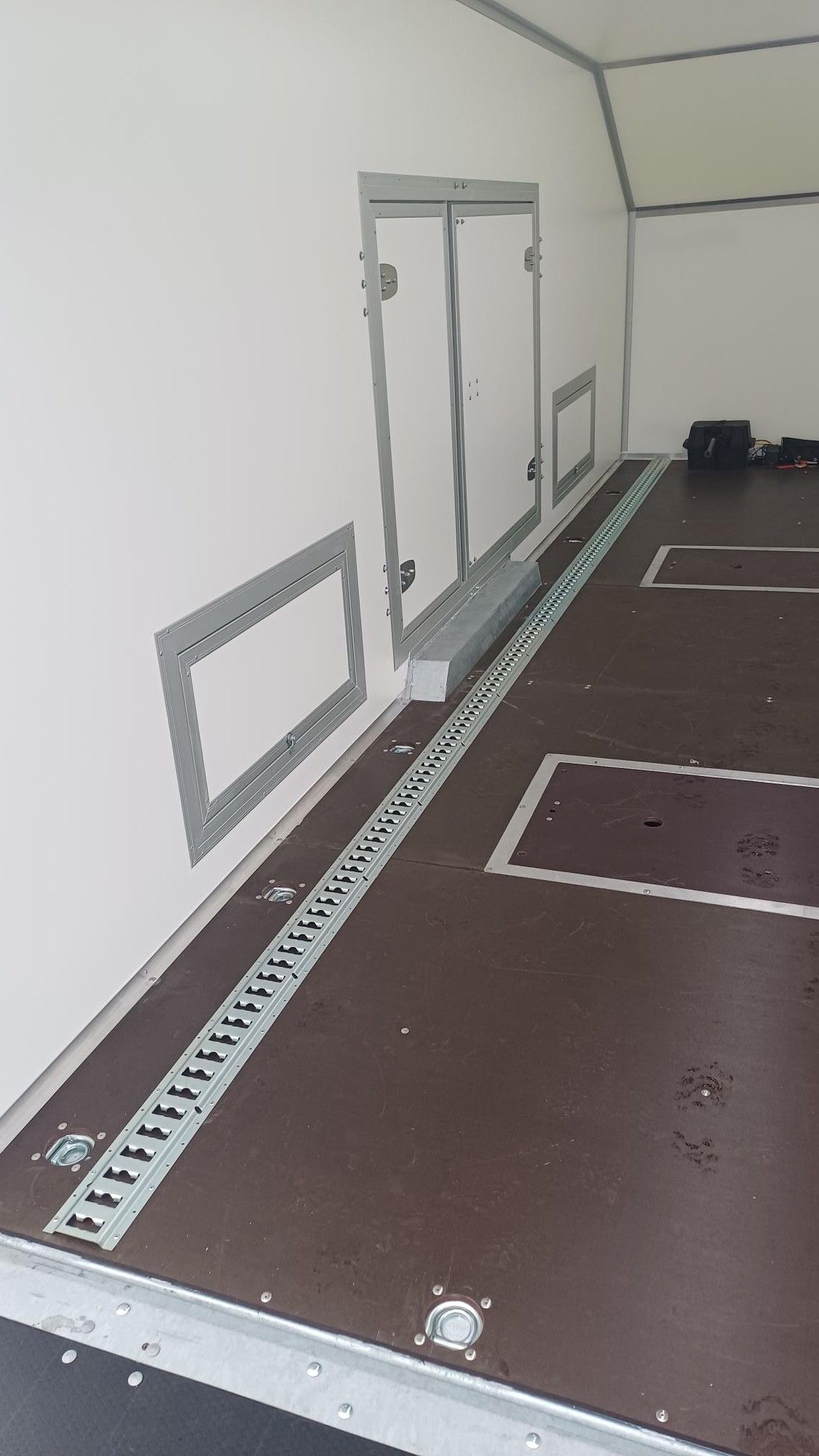 047_54240490-1911-44dd-be36-e6f6ea17f802