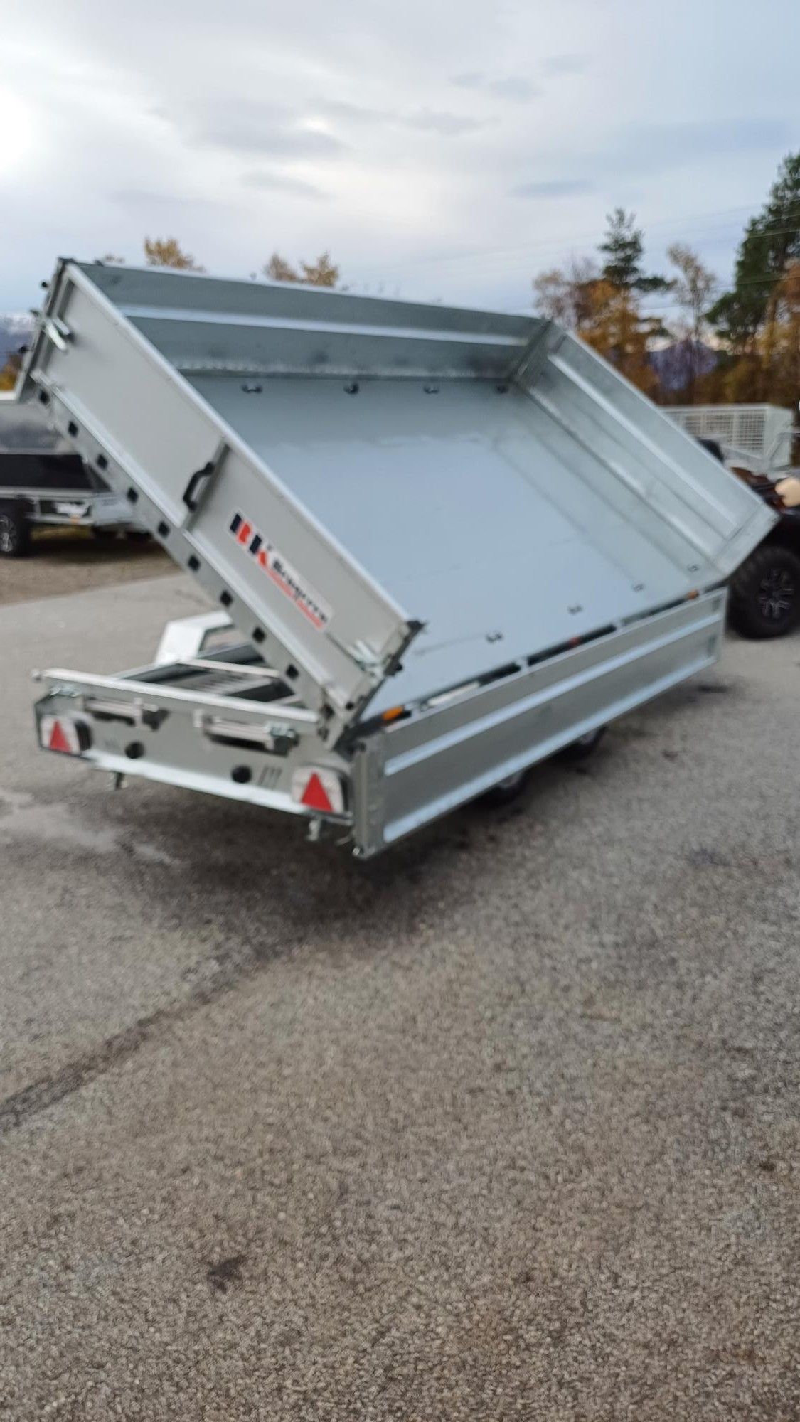 879_284695b2-b58a-453b-89a0-47a1ee167464